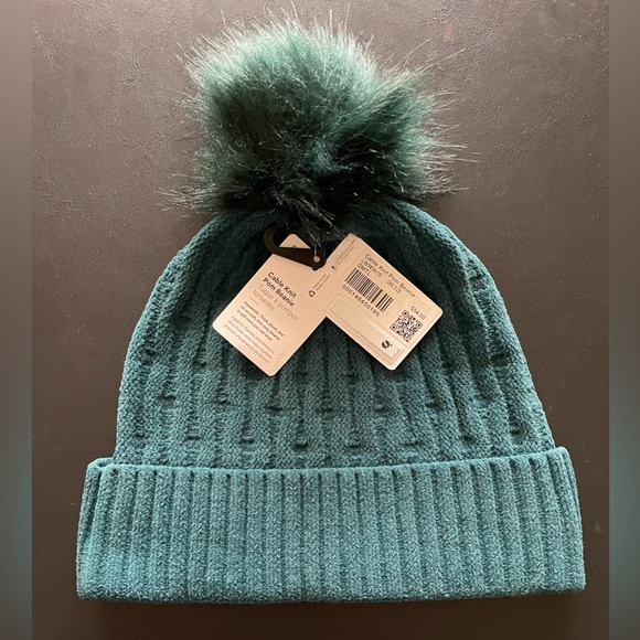 NWT Lululemon Women’s Cable Knit Pom Beanie Forest Green - Picture 7 of 11